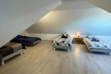 ツーリストアパートメント Ty Menez Heol   Magnifique Villa Avec Piscine