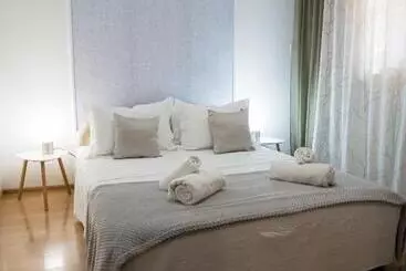 آپارتمان‌های توریست‌ها Apartman Emina