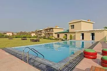 ホテル Treebo Kaira Resort With Pool View, 5 Km From Jim Corbett Jungle Safari