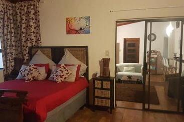 아파트호텔 Sabi Falls Accommodation