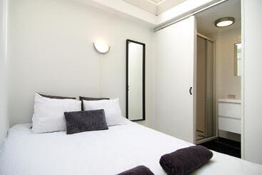 مبيت وإفطار Cosy Apartment Right In The City Center With Airco!