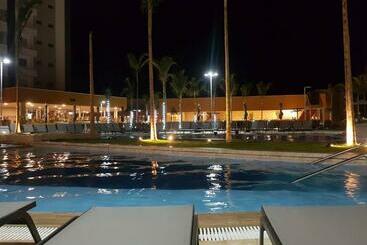 هتل آپارتمان Grein Solar Das águas Park Resort