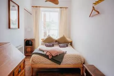 Turistlejligheder Enchanted Rose Garden House