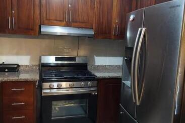 آپارتمان‌های توریست‌ها Hermosa Casa Urbanización Jardines Del Norte