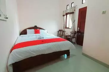 Hotel Reddoorz Syariah Near Komplek Candi Arjuna Dieng 2