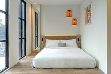 Отель U Stay Style Batik Redpartner