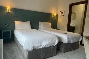 Hotel Ryan's River Lodge B&b