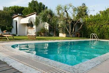 مبيت وإفطار Casa Lupita