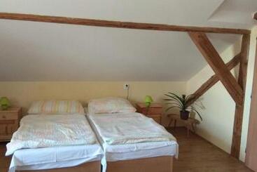 ペンション Turistická Základna U Nývltů