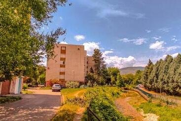 آپارتمان‌های توریست‌ها Riverland   Lovely Apartment Mostar