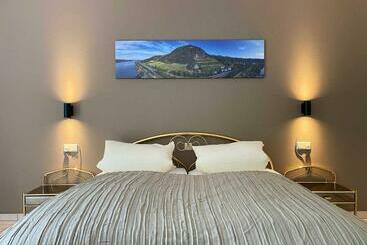 Weingut Pieper Vinothek & Hotel Am Drachenfels