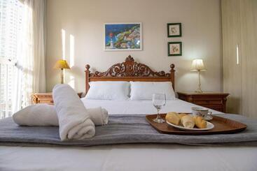 Жильё для туристов Pr143 Próximo A Avenida Brasil, Garagem Camionete, 4 Dorm, Climatizado, Wifi