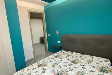 آپارتمان‌های توریست‌ها Suite Guesthouse A Pochi Passi Dal Mare