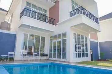 Resort Marseillia Hills