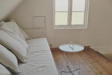 דירות לתיירים Villa Vemmentorp   Körsbärsblomsvillan 6 Min Från Havet