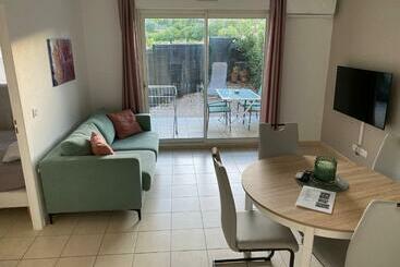 דירות לתיירים Appartement Entre Lac Et Mer Avec Piscine