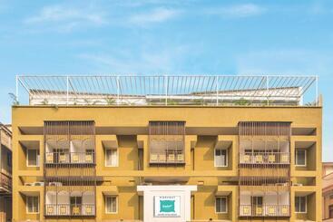 Bedzzz Varanasi By Leisure Hotels, 1 Km From Dashwasamedh Ghat