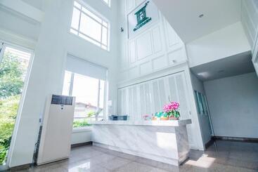 Hotel Greenish Ranong