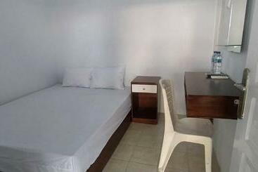 Hotel Reddoorz Syariah Near Transmart Tegal