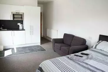 Majatalo Bursar Street 21