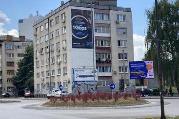 آپارتمانهای توریستها Wonderful Apartment In The Heart Of Tuzla