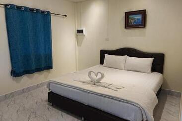 هتل ชาลีรีสอร์ท ชุมพร