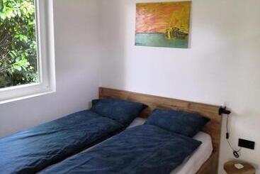 ツーリストアパートメント Huisje Bloemendal