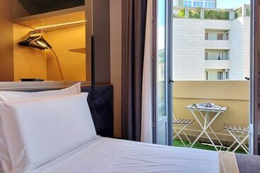 膳宿费 Vico Fashion District