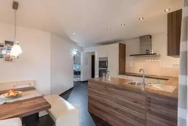 ツーリストアパートメント Appartement Waldmoos