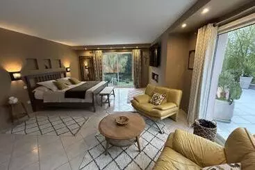 Bed and Breakfast La Perle Rouge A Panazol