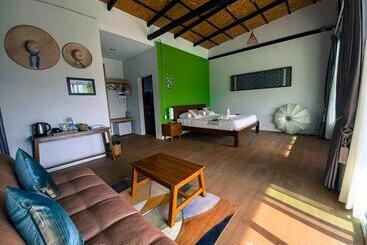 膳宿费 Non Na Pua   นอนนา ปัว