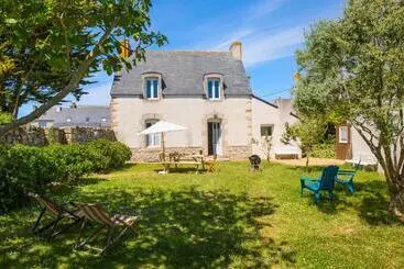 Turistihuoneistot Maison Pour 5 à Kérity Les Pieds Dans L Eau