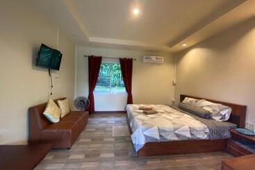 پانسیون นพรัตน์การ์เด้นฮิลล์