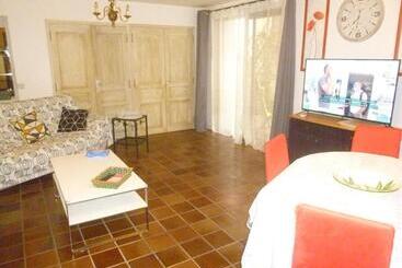 דירות לתיירים Sanary Zone Piétonne Clim 2 Chambres 4 à 6 Personnes Wifi