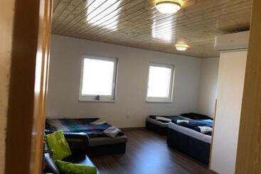 ユースホステル Penzion Zaječský šenk