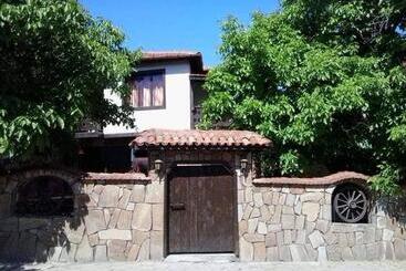 ホテル семеен хотел национал