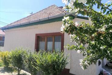 Apartaments turístics Lankás Vendégház   Hollókő