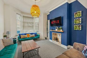 Turistlejligheder Large Central Cardiff House   Games Room   Sleeps 12