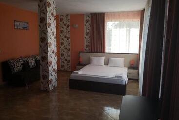 بنسيون свети кирил лозенец