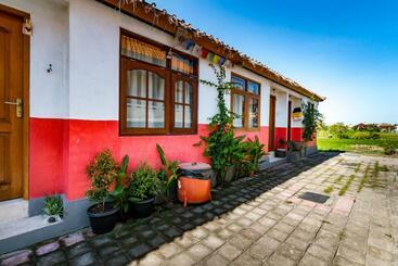 Pansiyon Jj Stay And Surf Batu Bolong