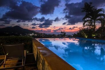 Hotel Baan Chom View Kamala   Sha Plus