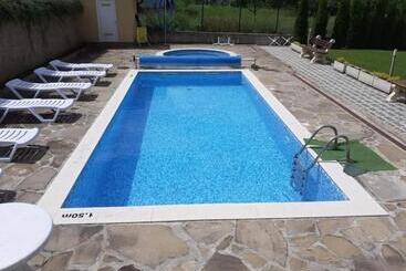 Pensionat къща за гости пролет