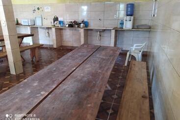 Pension (Hôtel basse catégorie) Chalés E Camping Do Robinho 1