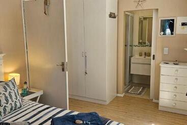 פנסיון The Holliday Pad