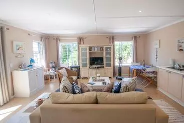 پانسیون The Holliday Pad
