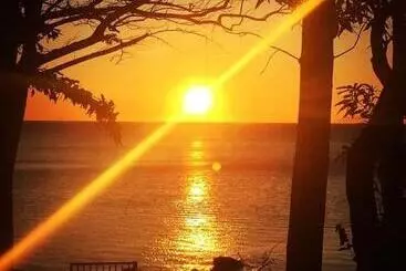 Majatalo Villa Milagros Dive Inn Anilao