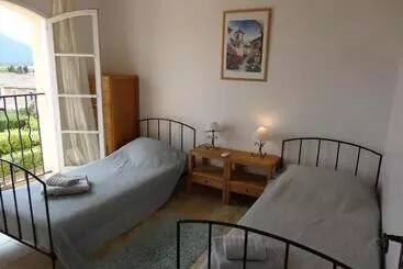 Vakantie-appartementen Boutique Villa With Shared Pool, Air Con, Wifi, Tv