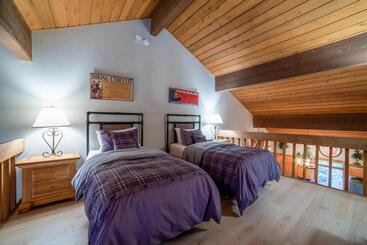 آپارتمانهای توریستها 477 Spacious 3 Bed Loft Balcony Laundry Spa Sauna Walk To Shuttle