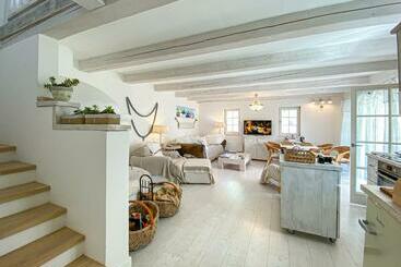 관광객 아파트 Babérkert Villaház Balatonhenyén