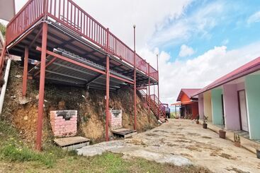 Hotel Oyo 90339 Sosodikon Inap Desa